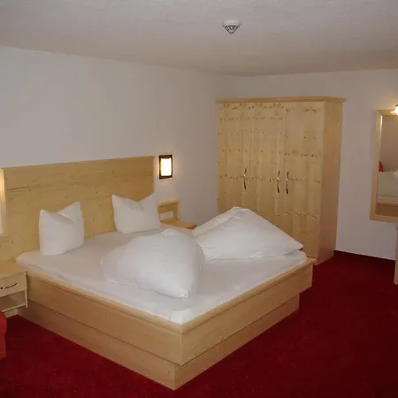 Alpenhof Pension-Garni Nauders Zewnętrze zdjęcie